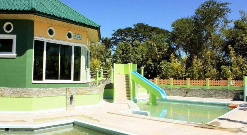 Dureme Mansion Hotel And Resort Castillejos Bagian luar foto