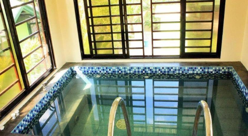 Dureme Mansion Hotel And Resort Castillejos Bagian luar foto